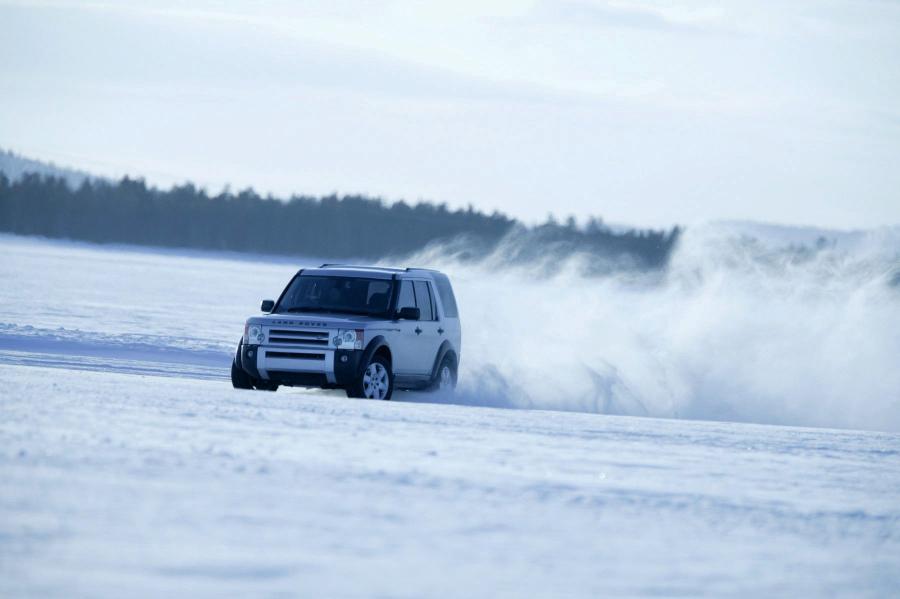  Land Rover Discovery 3 2004 года  (фото 17 из 132)